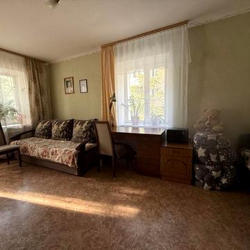 Кирила Осьмака вул., 1