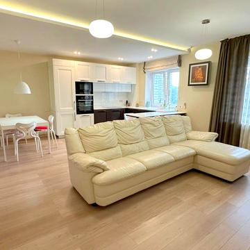 Валерія Лобановського просп. (Червонозоряний), 9/1