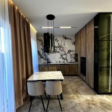 Продаж котеджу з дизайнерським ремонтом в р-н.Садовий