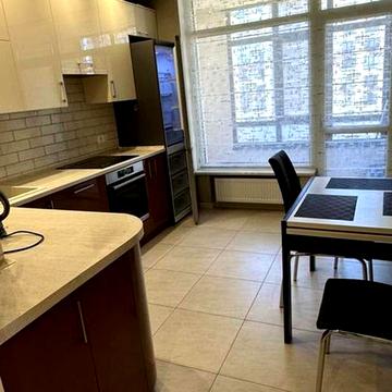 Європейського Союзу просп. (Правди), 45-Б