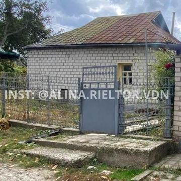 Яблунева вул. (Петровського), 2