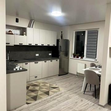 Сдам на длительно двухкомнатную квартиру в ЖК Континент