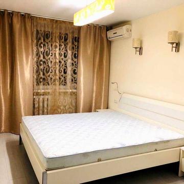 Продам 2х. ком. квартиру на Нагорке , ул. Гоголя , дом 4 !