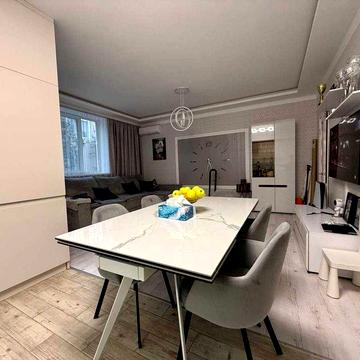 Газифікований таунхаус з новим РЕМОНТОМ у Гореничах. Мін. оформлення!