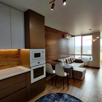 Космічна вул., 5