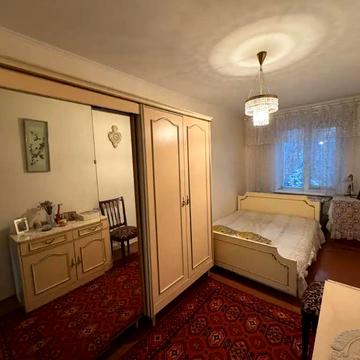 Олександра Поля просп. (Кірова), 135