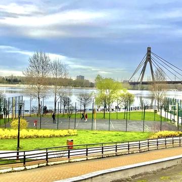 Володимира Івасюка просп. (Героїв Сталінграду), 2-Д