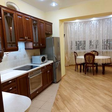 Володимира Івасюка просп. (Героїв Сталінграду), 6-Б