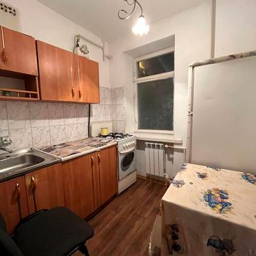 Відродження просп., 12а