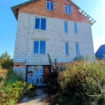 Лесі Українки, 21