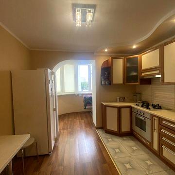 Здається чудова 3 кімната квартира на Поділля.