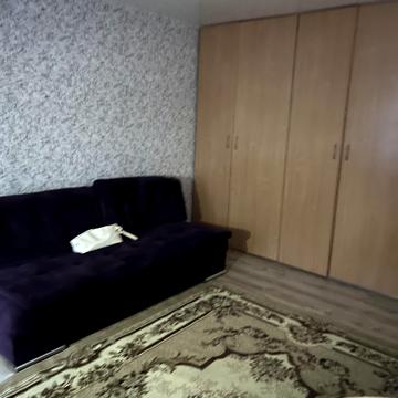 Академіка Доброхотова вул., 5