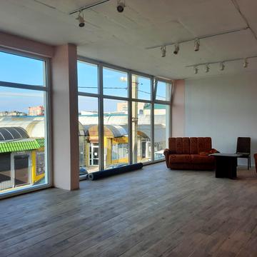 Оболоня вул., 15