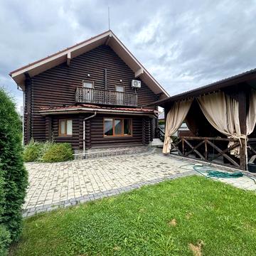 Будинок біля Ужгорода