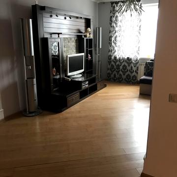 Дніпровська набережна вул., 23