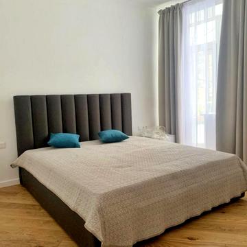 Богдана Хмельницького вул., 32