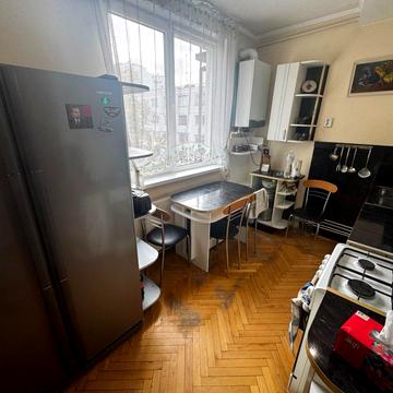 Володимира Манюха вул., 4