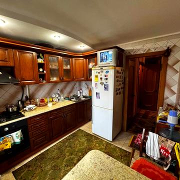 Прибузька вул., 36