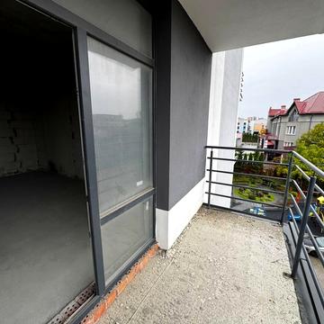 Богдана Хмельницького вул., 73