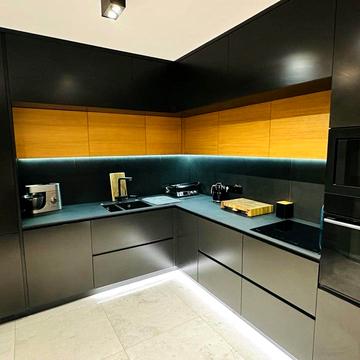 Зарічна вул., 1-В