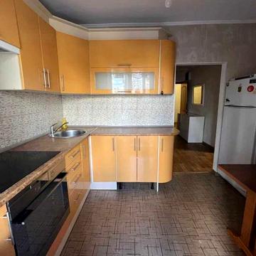 Продается 1 комн. квартира 40 кв. м, Кинотеатр Космос