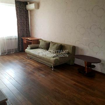 Амосова вул. (Корчагінців), 13