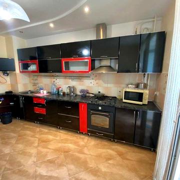 Сдам просторную 1 комнатную квартиру в кирпичном доме на Таирова