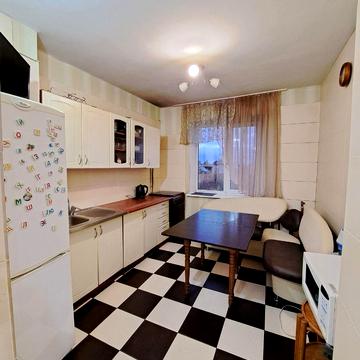 Деміївська вул., 51