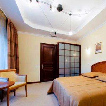 Михайлівська вул., 24-Б