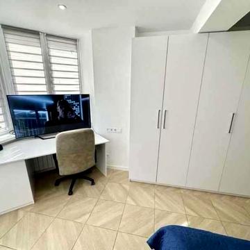 Однокімнатна р-н Левада з ремонтом