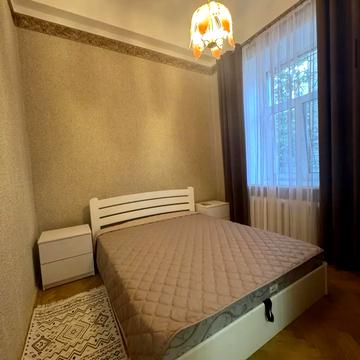 Лютеранська вул., 11-Б