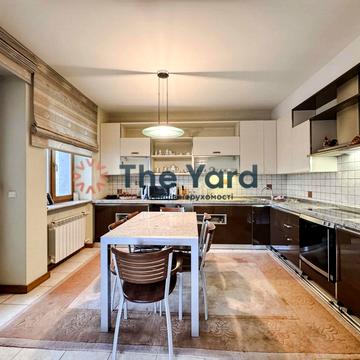 Хрещатик вул., 4