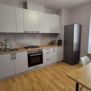 2-к квартира з хорошим ремонтом! ТЕХНІКА та МЕБЛІ в ЦІНІ!