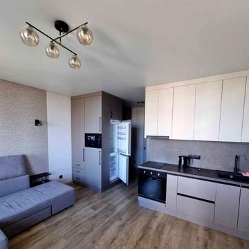 Любомира Гузара просп. (Космонавта Комарова), 13