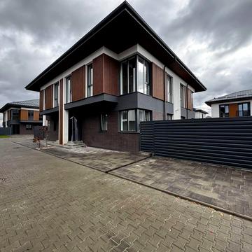 Полтавська вул.