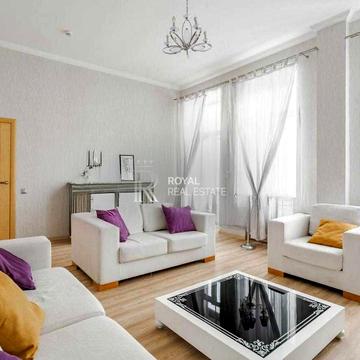 Саксаганського вул., 9