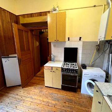 Пекарська вул., 14