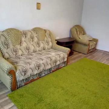 Польова вул., 8