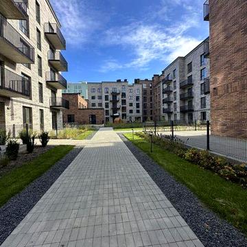 Продам квартиру в новобудові з власним патіо