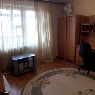 Академіка Корольова вул., 20