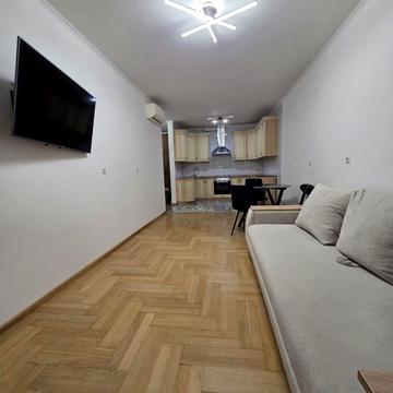 Ованеса Туманяна вул., 1-А