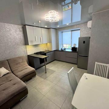 Набережна Перемоги вул., 44с