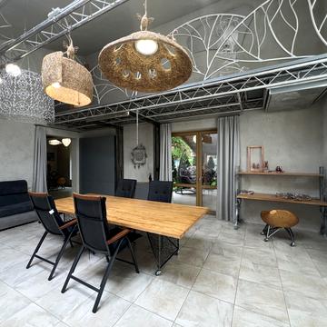 Богатирська вул., 30а