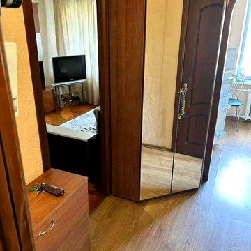 Сдам 1-комн.кв. р-н Малинвского, 4/9,на длительный срок.