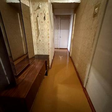 Здається 2х кімнатна квартира в стилі 90х