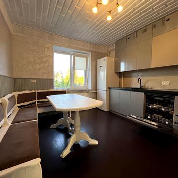 Східна вул., 50