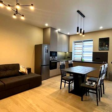 Українська вул., 30б