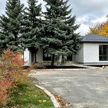 Одноповерховий Будинок , Канадське селище