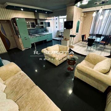 Лесі Українки просп. (Пушкіна), 13