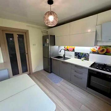 Слави бульв., 8